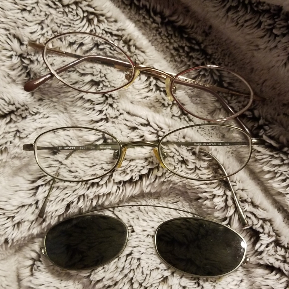 2 pairs of glasses